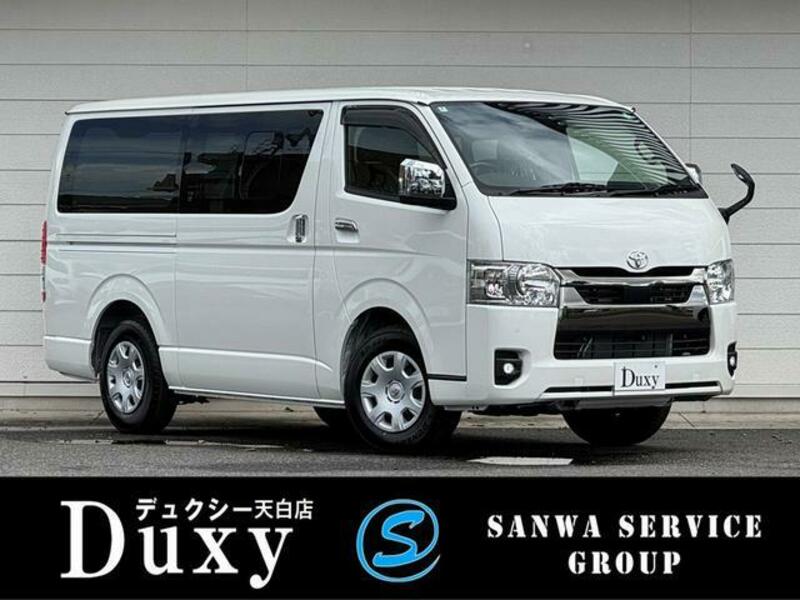 TOYOTA HIACE VAN