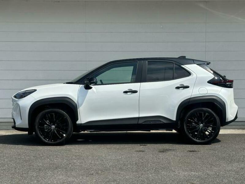 YARIS CROSS
