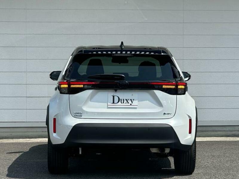 YARIS CROSS