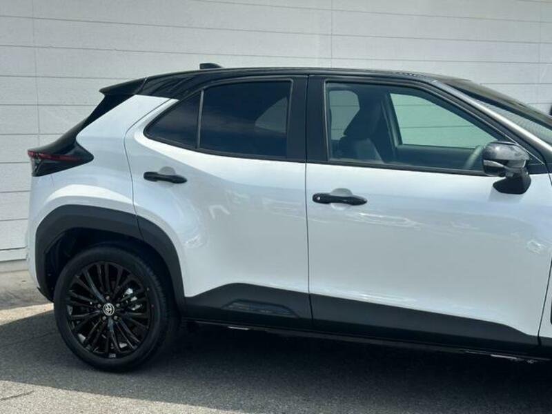 YARIS CROSS