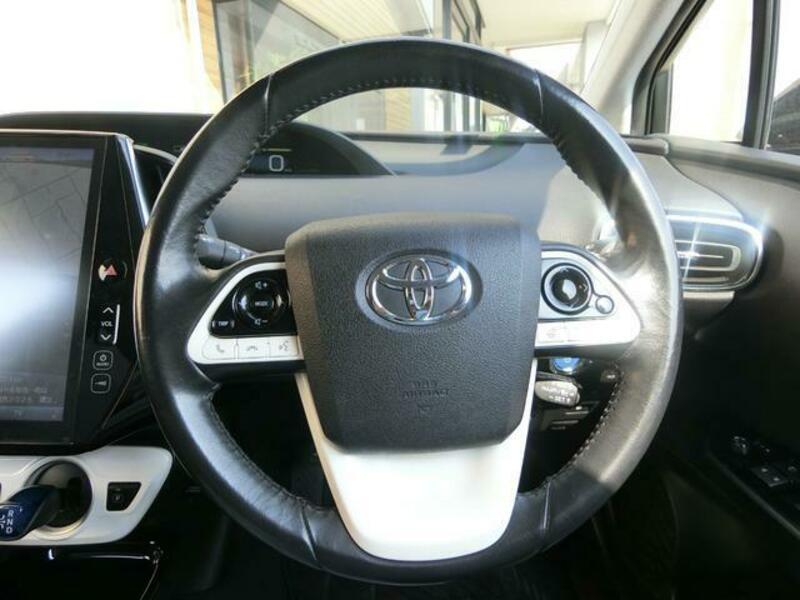 PRIUS PHV