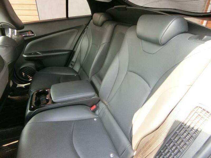 PRIUS PHV