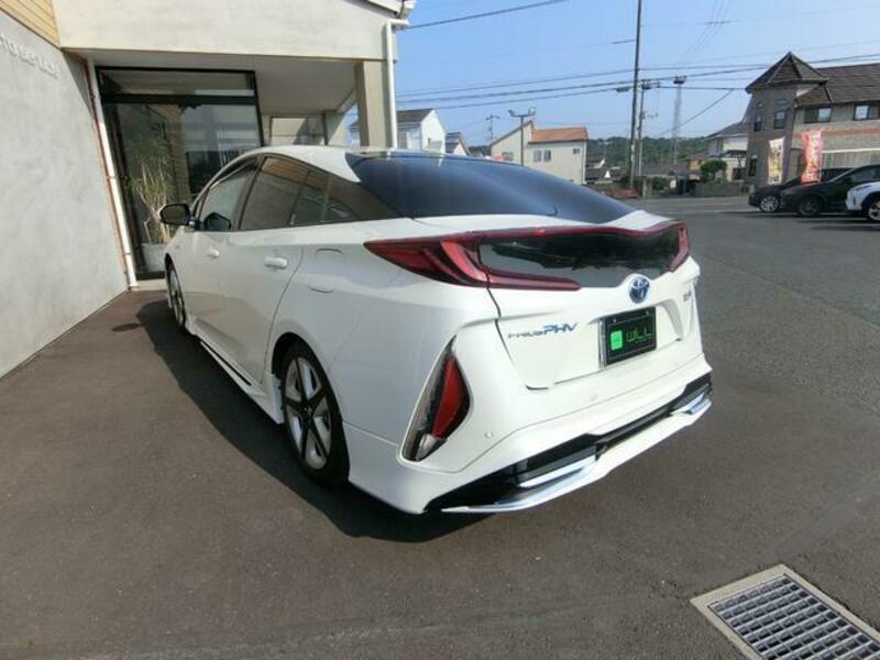 PRIUS PHV