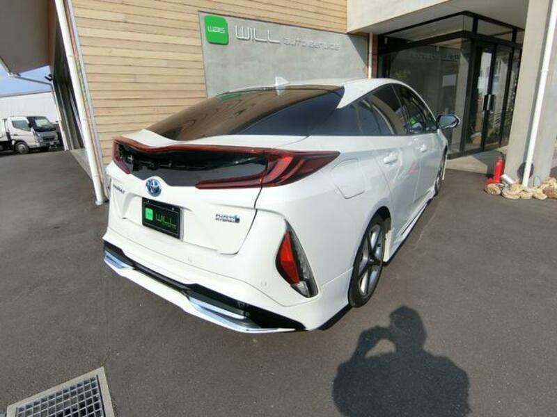 PRIUS PHV