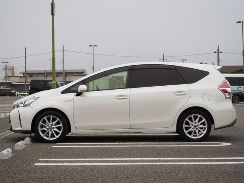 PRIUS ALPHA