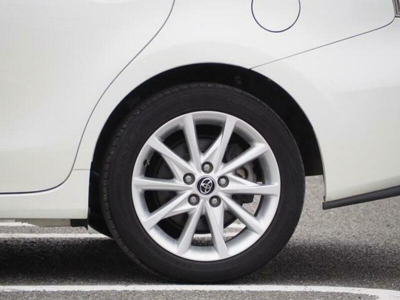 PRIUS ALPHA