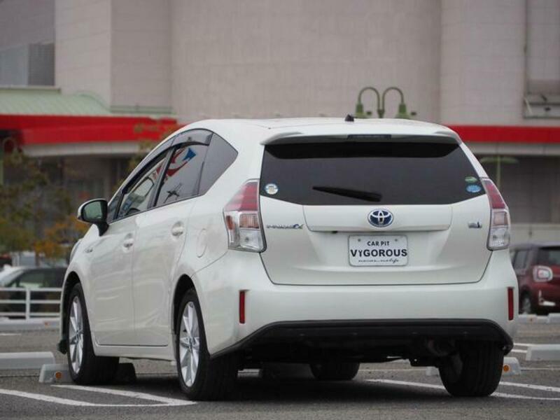 PRIUS ALPHA