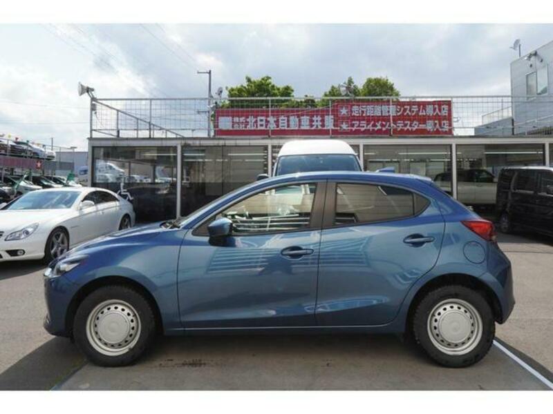 MAZDA2