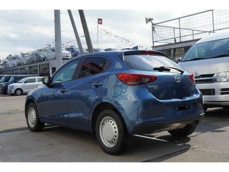MAZDA2