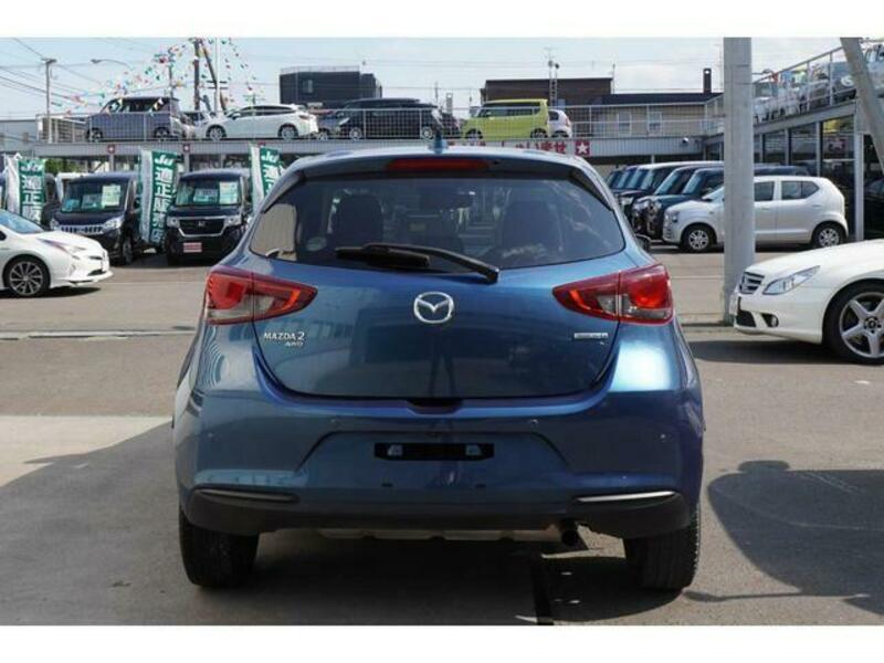 MAZDA2