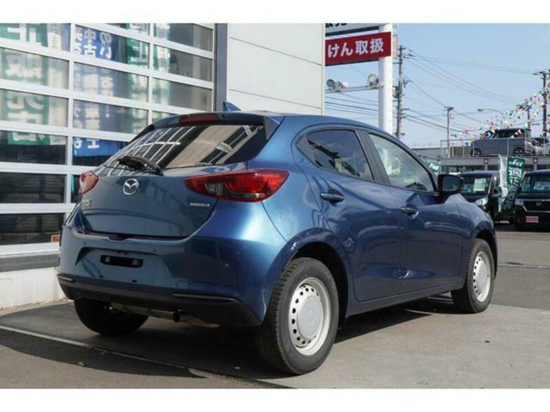 MAZDA2