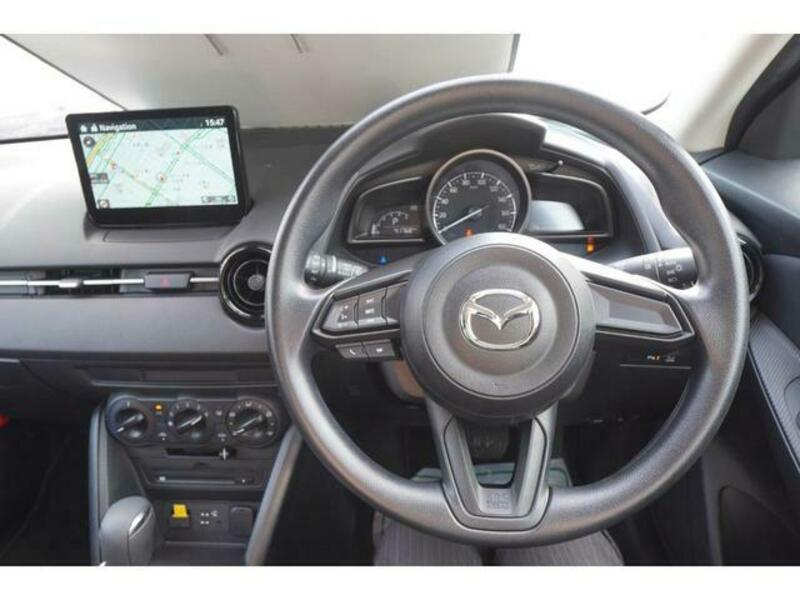 MAZDA2