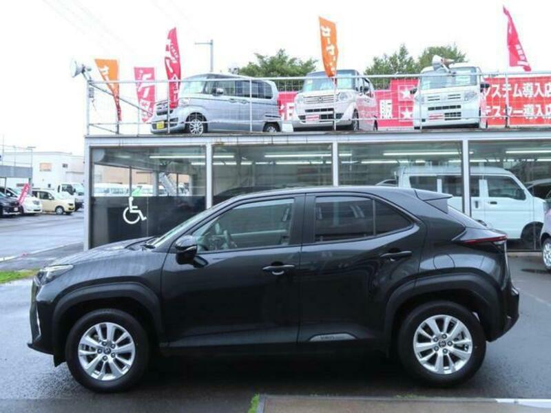 YARIS CROSS