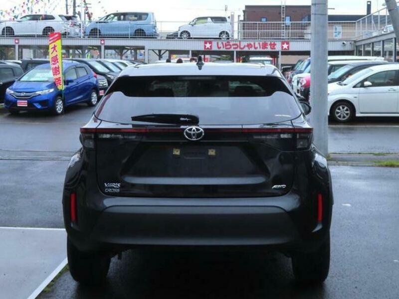 YARIS CROSS