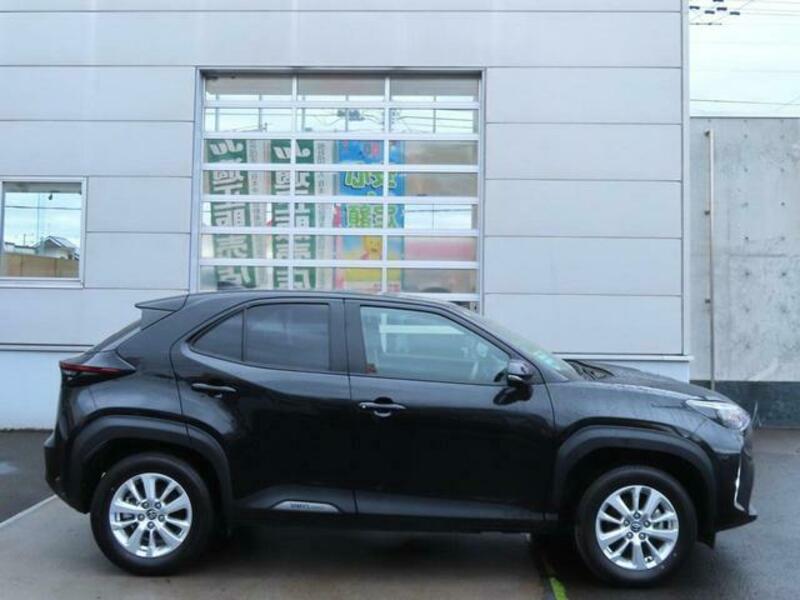 YARIS CROSS