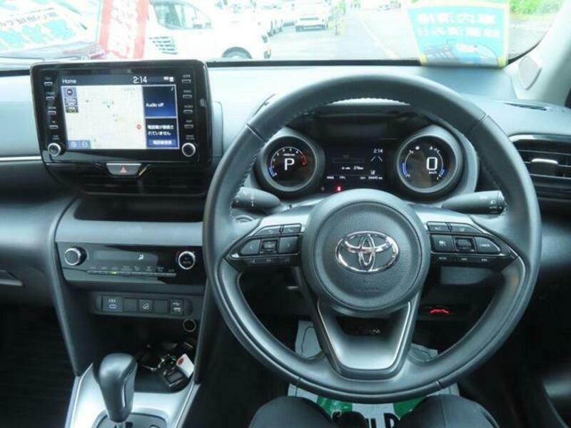 YARIS CROSS
