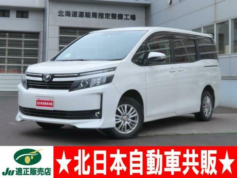 TOYOTA VOXY