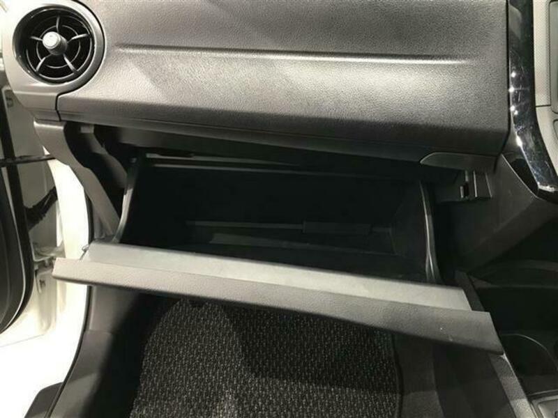 COROLLA AXIO