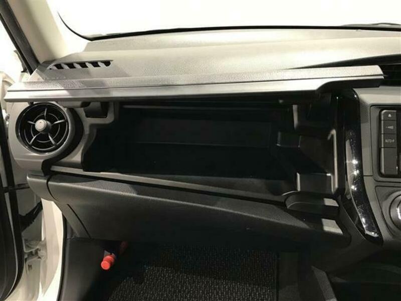 COROLLA AXIO