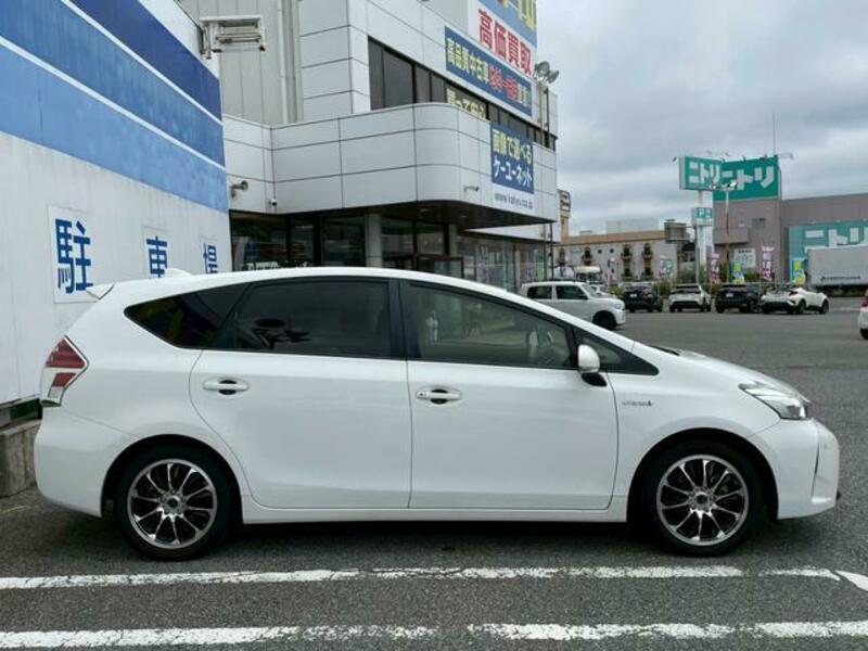 PRIUS ALPHA