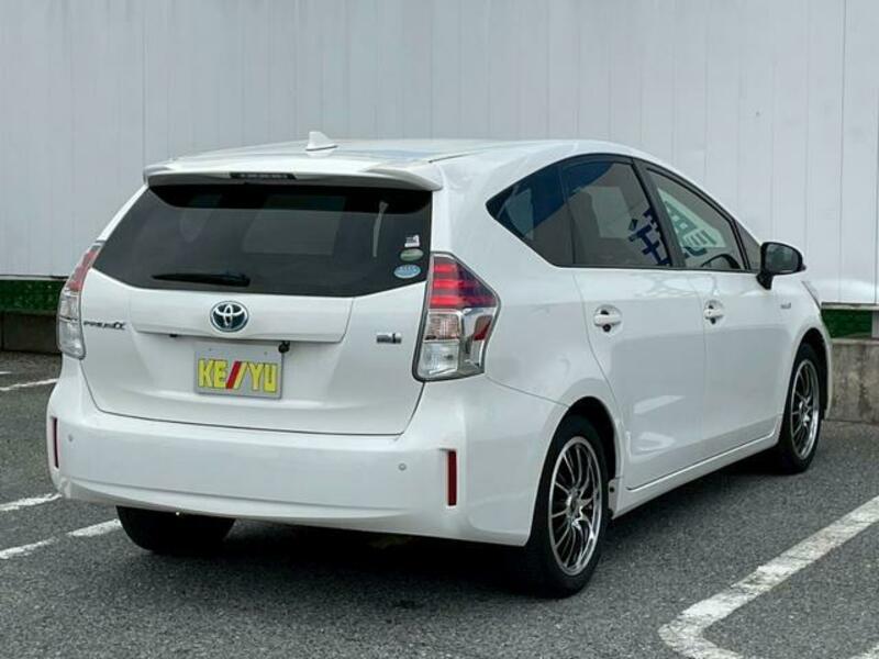 PRIUS ALPHA