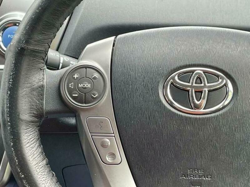 PRIUS ALPHA