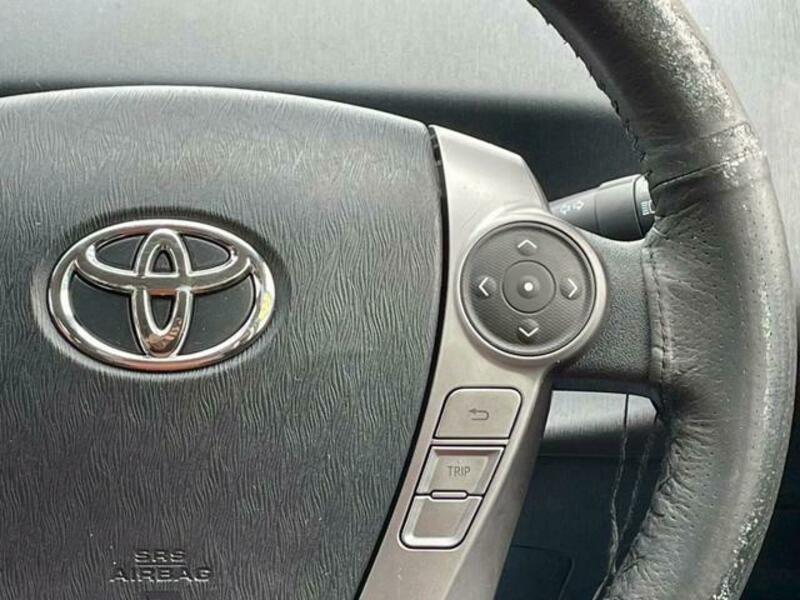 PRIUS ALPHA