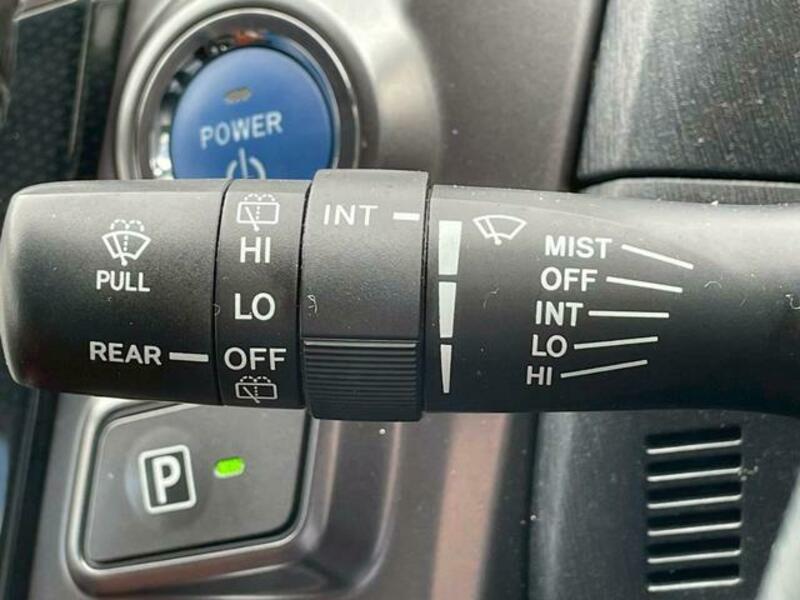 PRIUS ALPHA