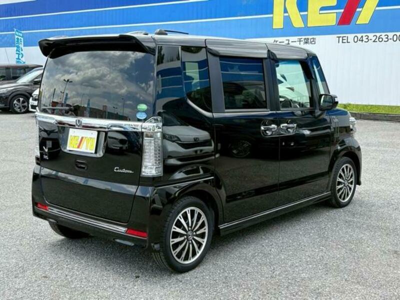 N BOX CUSTOM