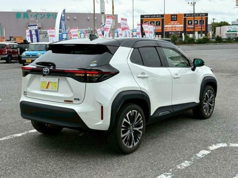 YARIS CROSS