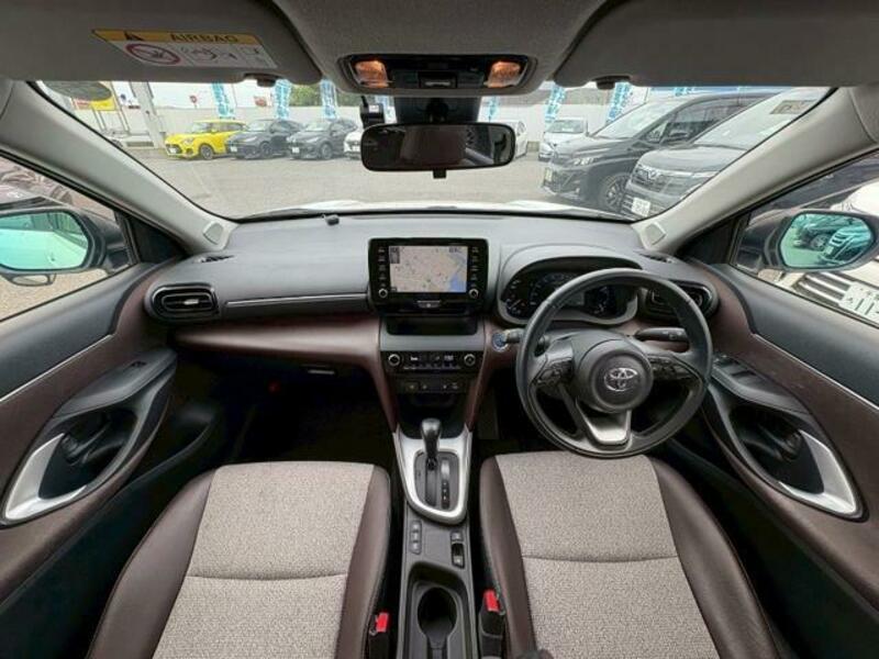 YARIS CROSS