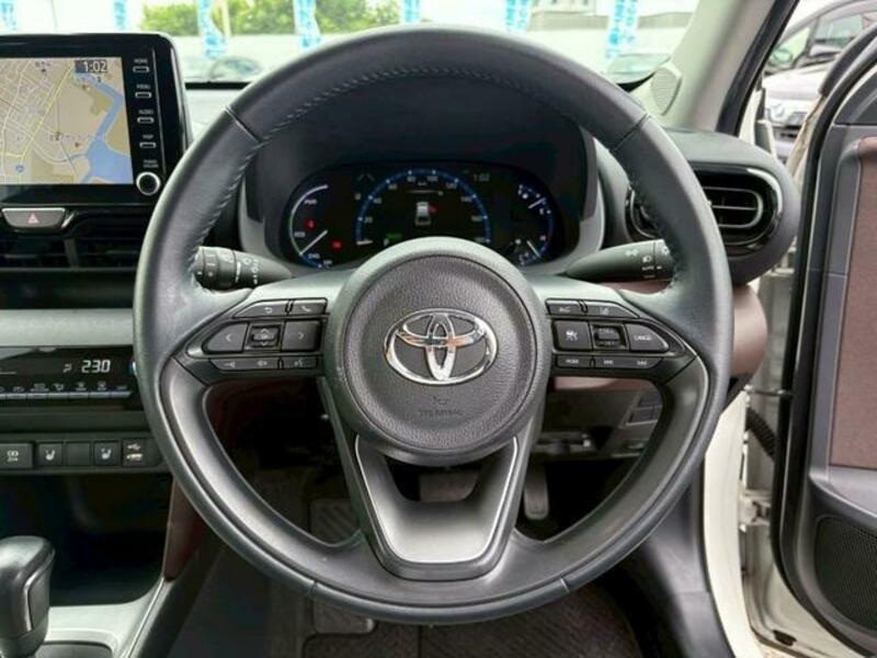 YARIS CROSS