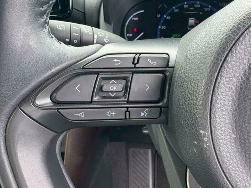 YARIS CROSS