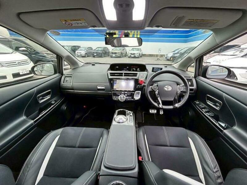 PRIUS ALPHA