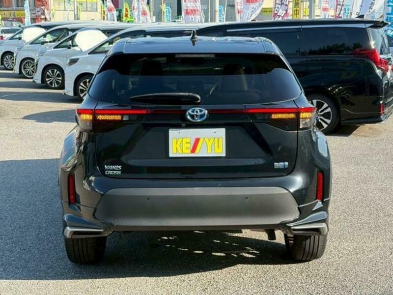 YARIS CROSS
