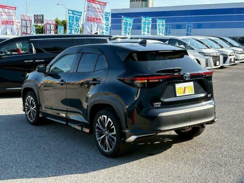 YARIS CROSS