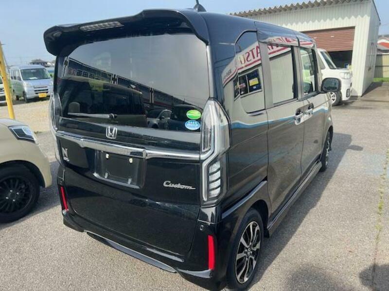 N BOX CUSTOM