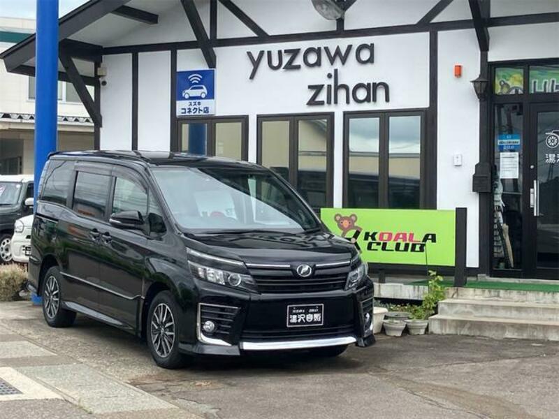 TOYOTA VOXY