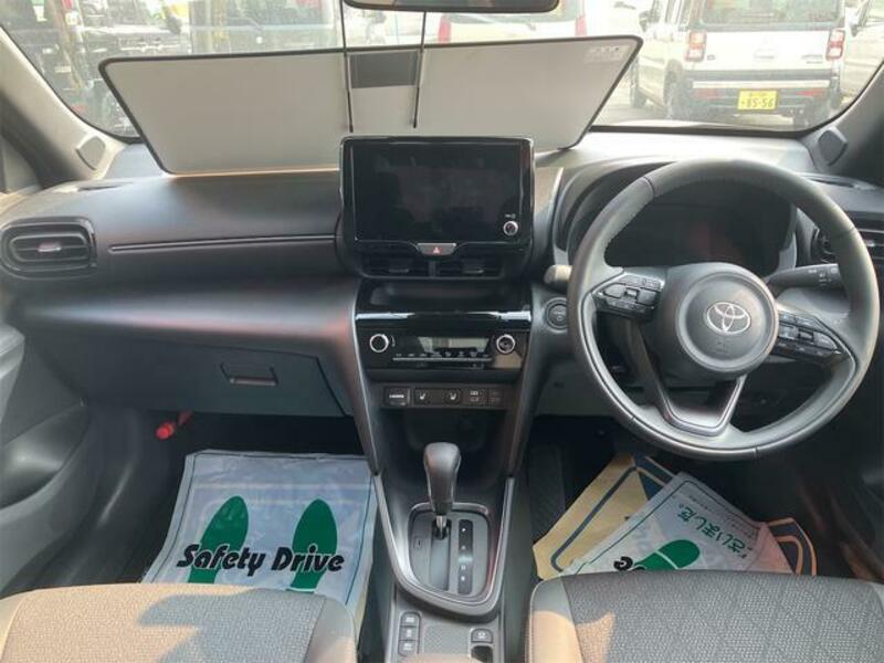 YARIS CROSS
