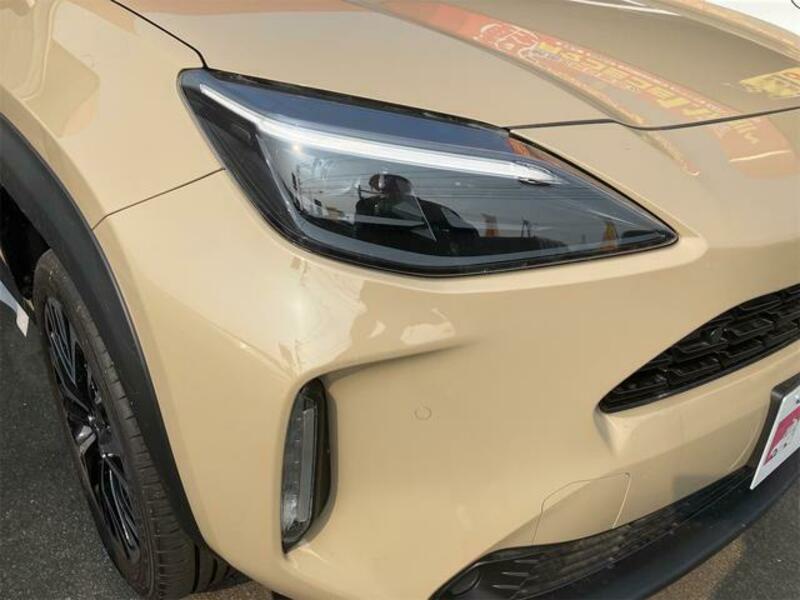 YARIS CROSS