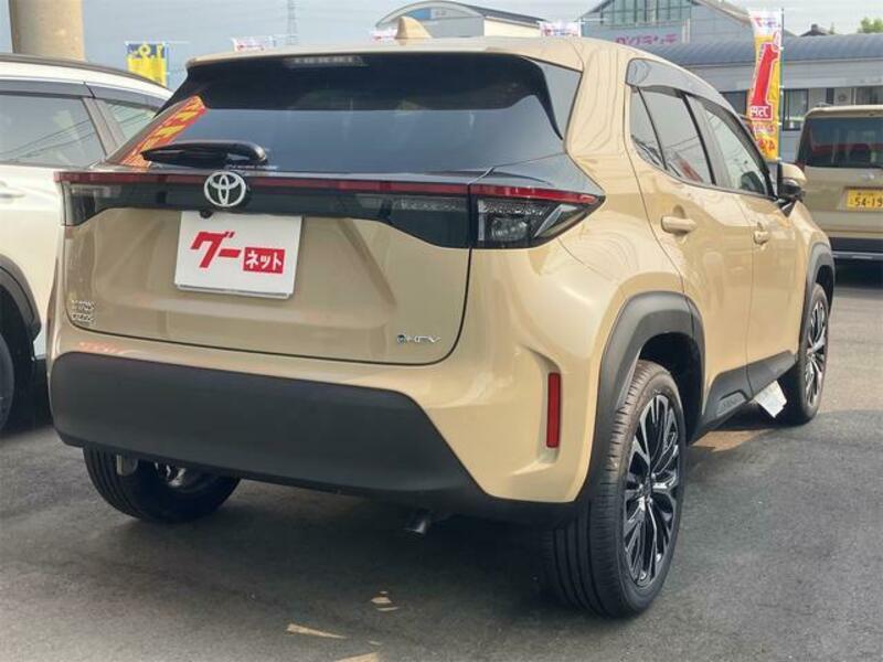 YARIS CROSS