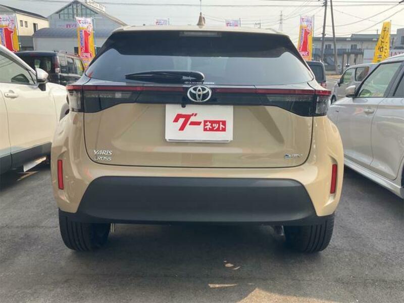 YARIS CROSS