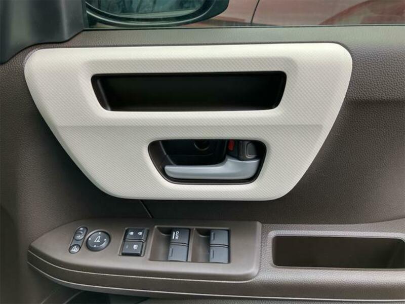 N BOX