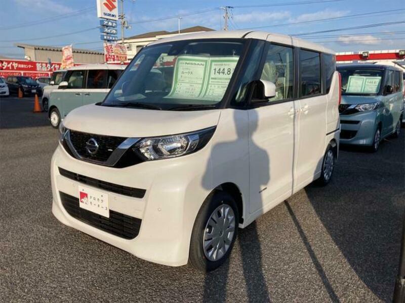 NISSAN ROOX