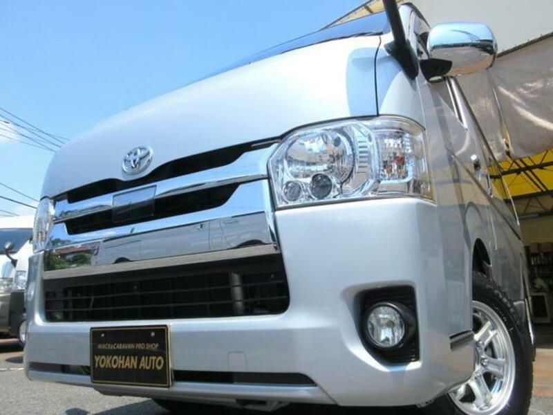 TOYOTA HIACE VAN