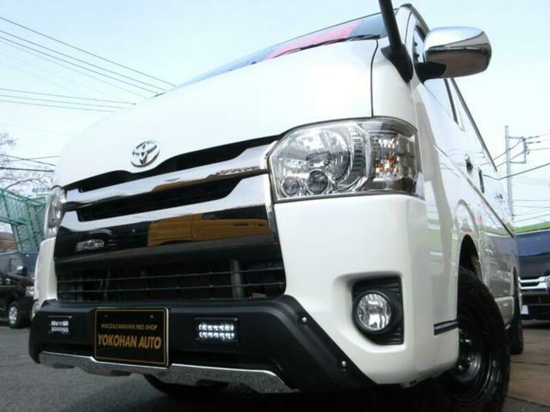 TOYOTA HIACE VAN