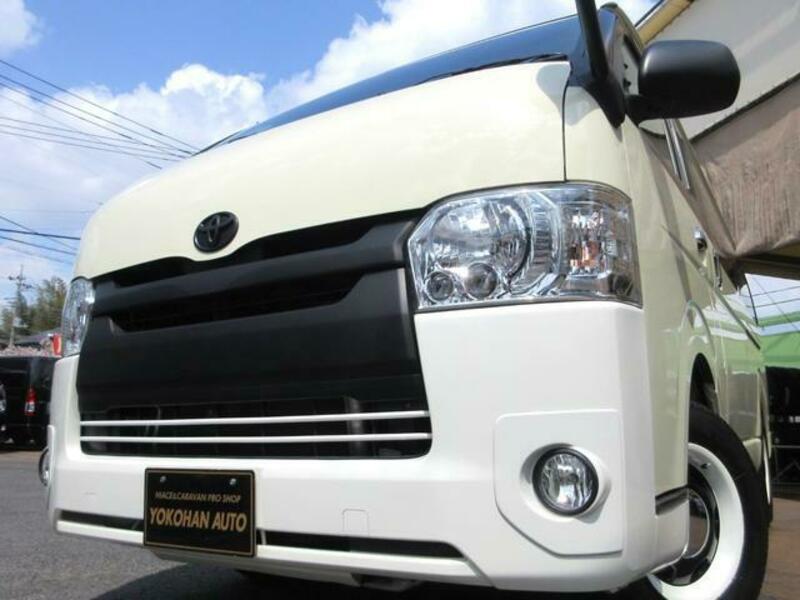 TOYOTA HIACE VAN