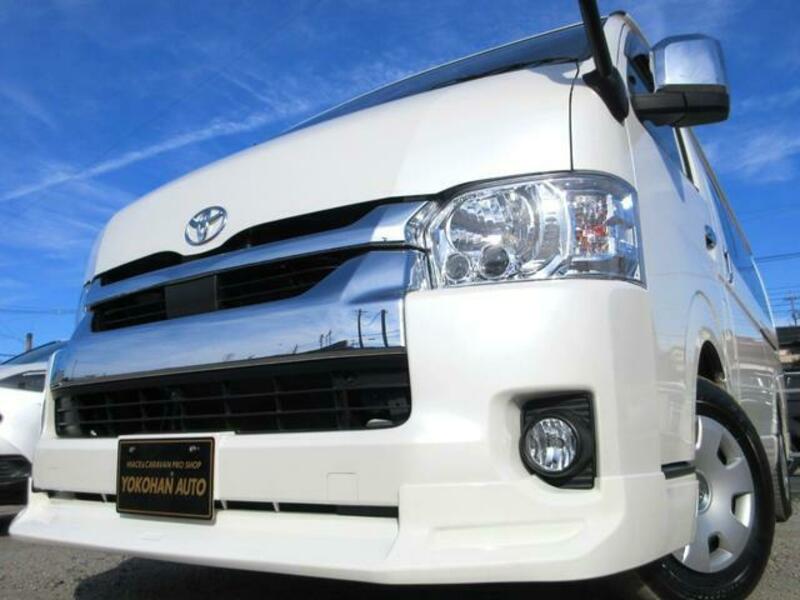 TOYOTA HIACE VAN