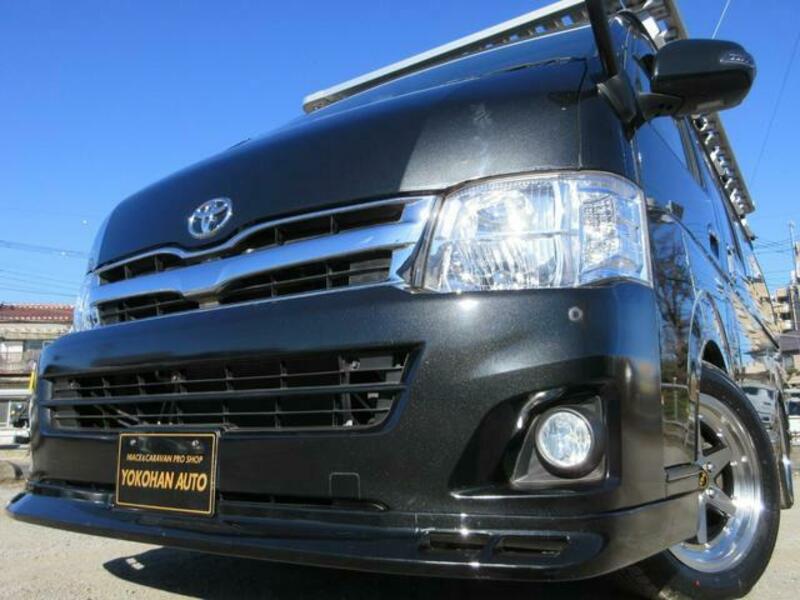 TOYOTA HIACE VAN