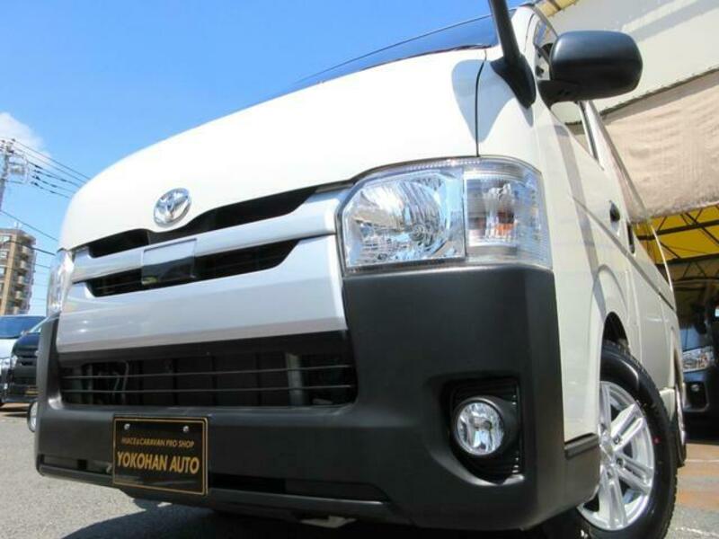 TOYOTA HIACE VAN